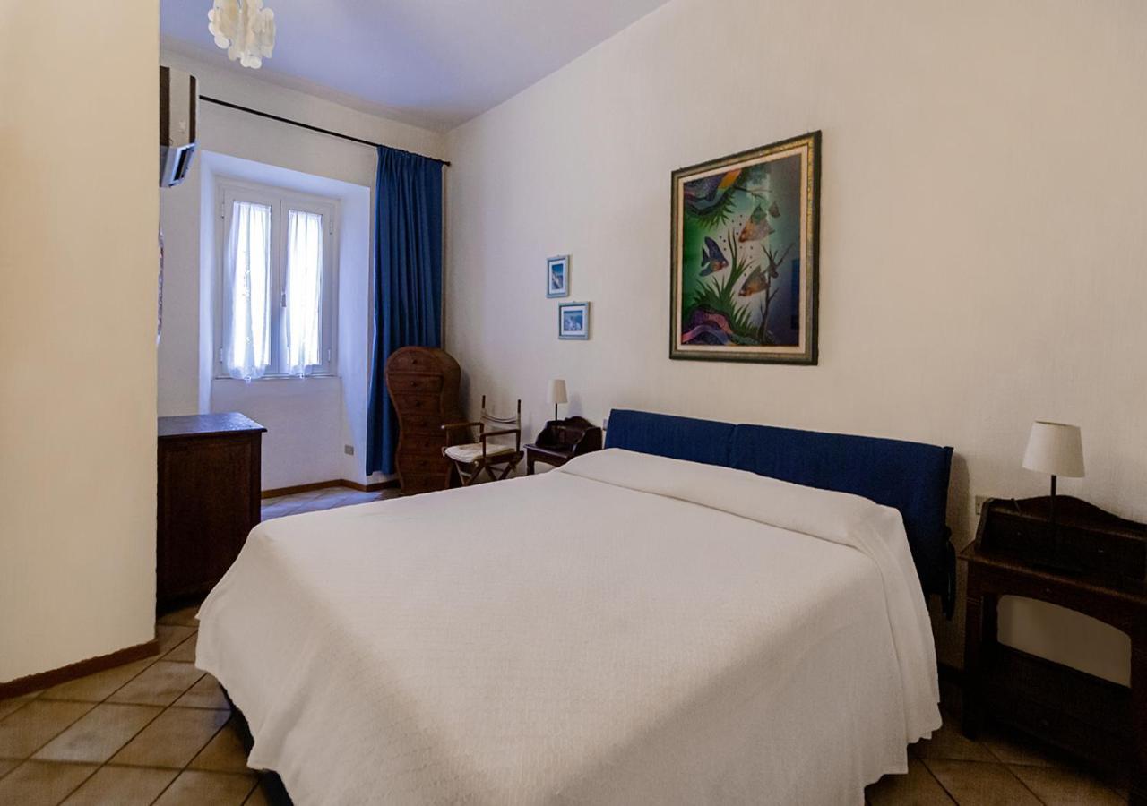 Murphy Holiday Home - Residenza Italia La Maddalena  Buitenkant foto